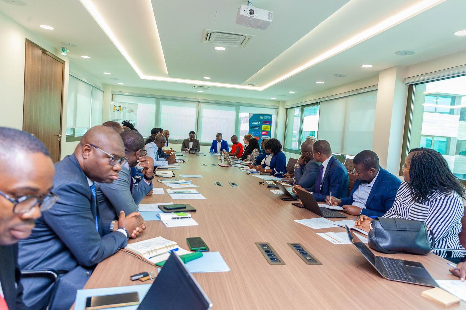 REVUE DU DISPOSITIF DE MISE EN ŒUVRE DU PROJET D’APPUI A L’ENTREPRENEURIAT AU BENIN (PAEB) : LA CDCB, L’AGENT FIDUCIAIRE DU DISPOSITIF INITIE UNE TABLE RONDE AVEC LES PRINCIPAUX ACTEURS INSTITUTIONNELS